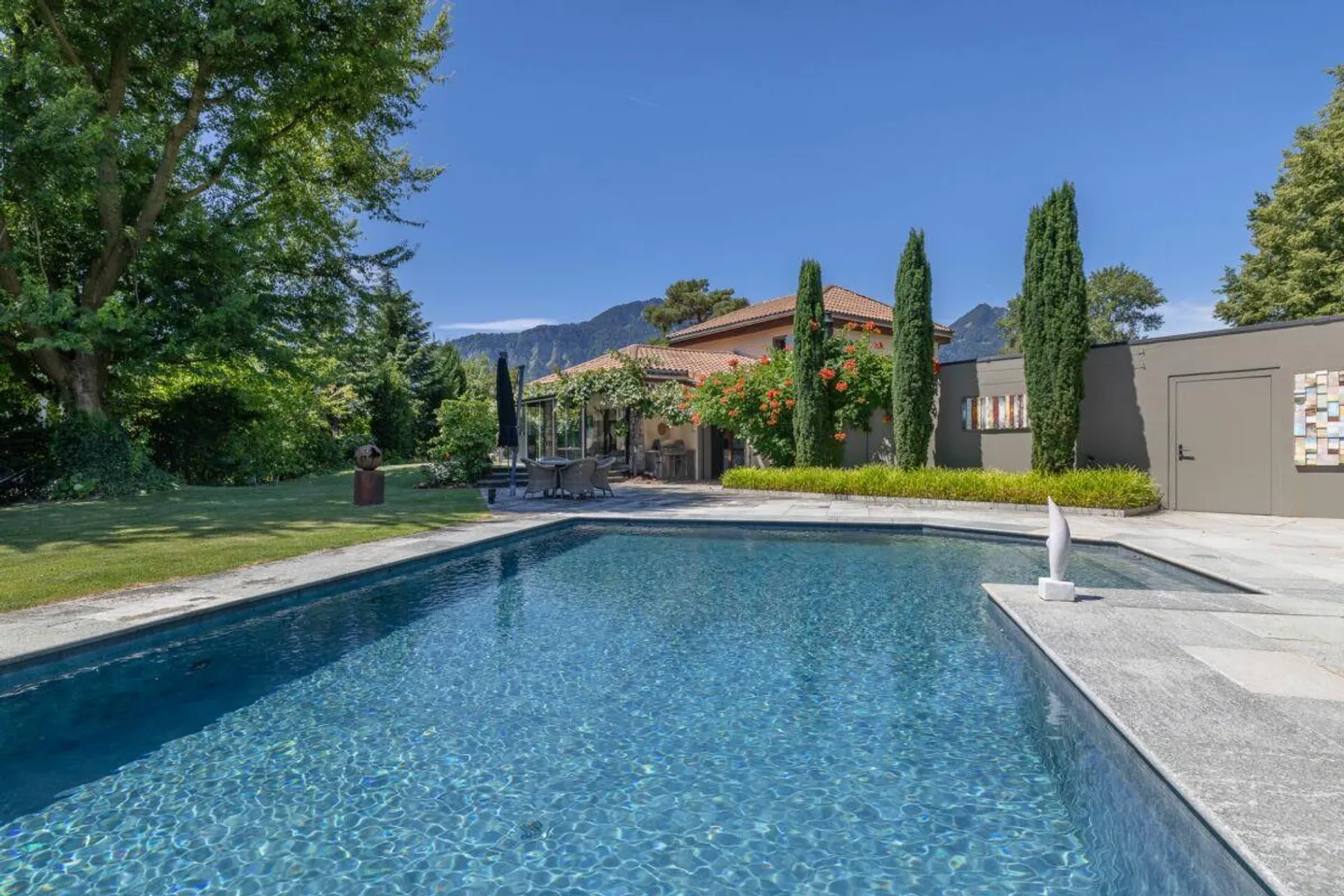 Exklusive Residenz mit Pool und privater Gartenidylle - Photo 4 of 13