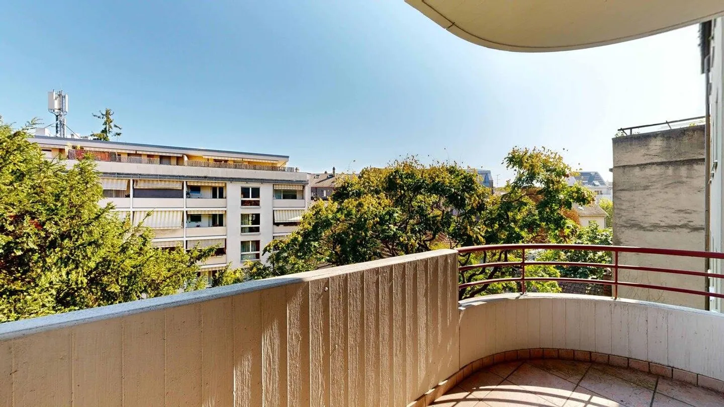 Appartement spacieux de 3,5 pièces avec deux balcons - Photo 9 sur 10