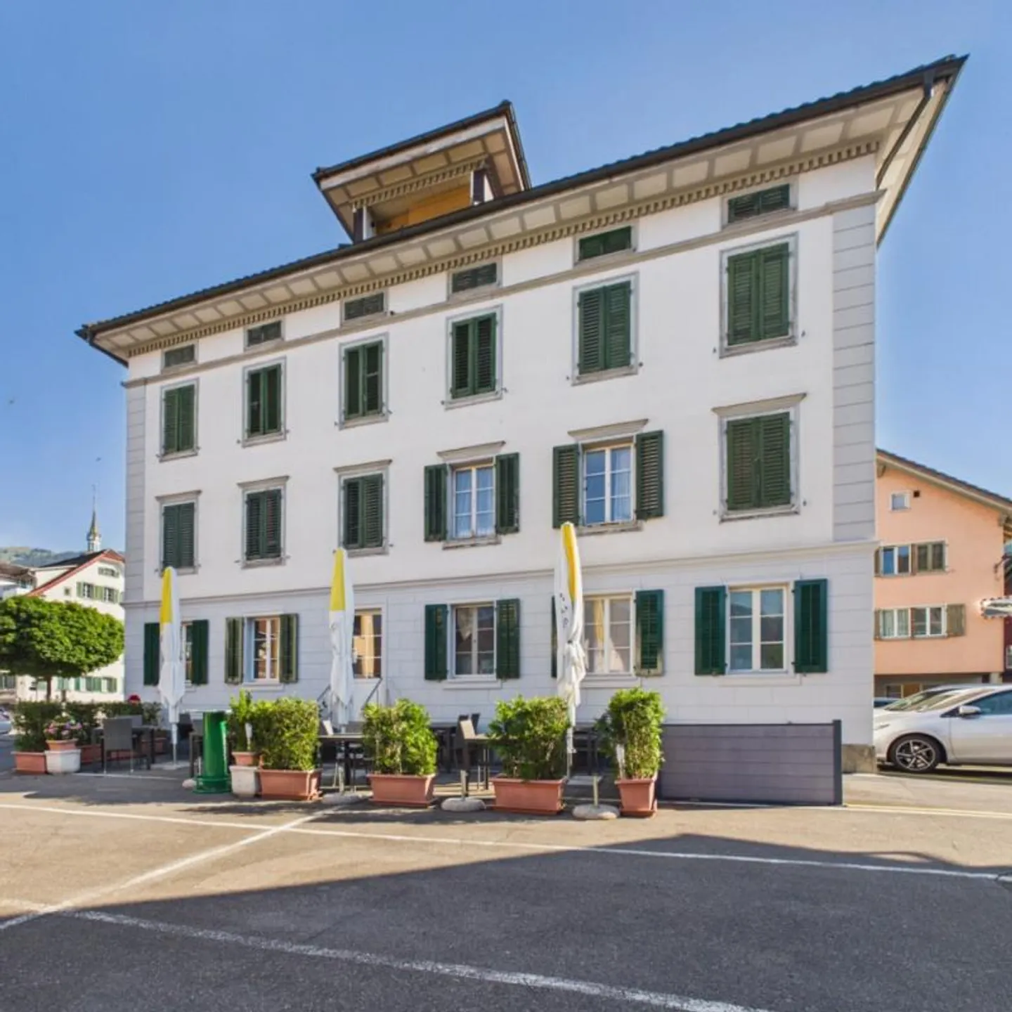 Investissement attractif dans un emplacement central - Photo 1 sur 8