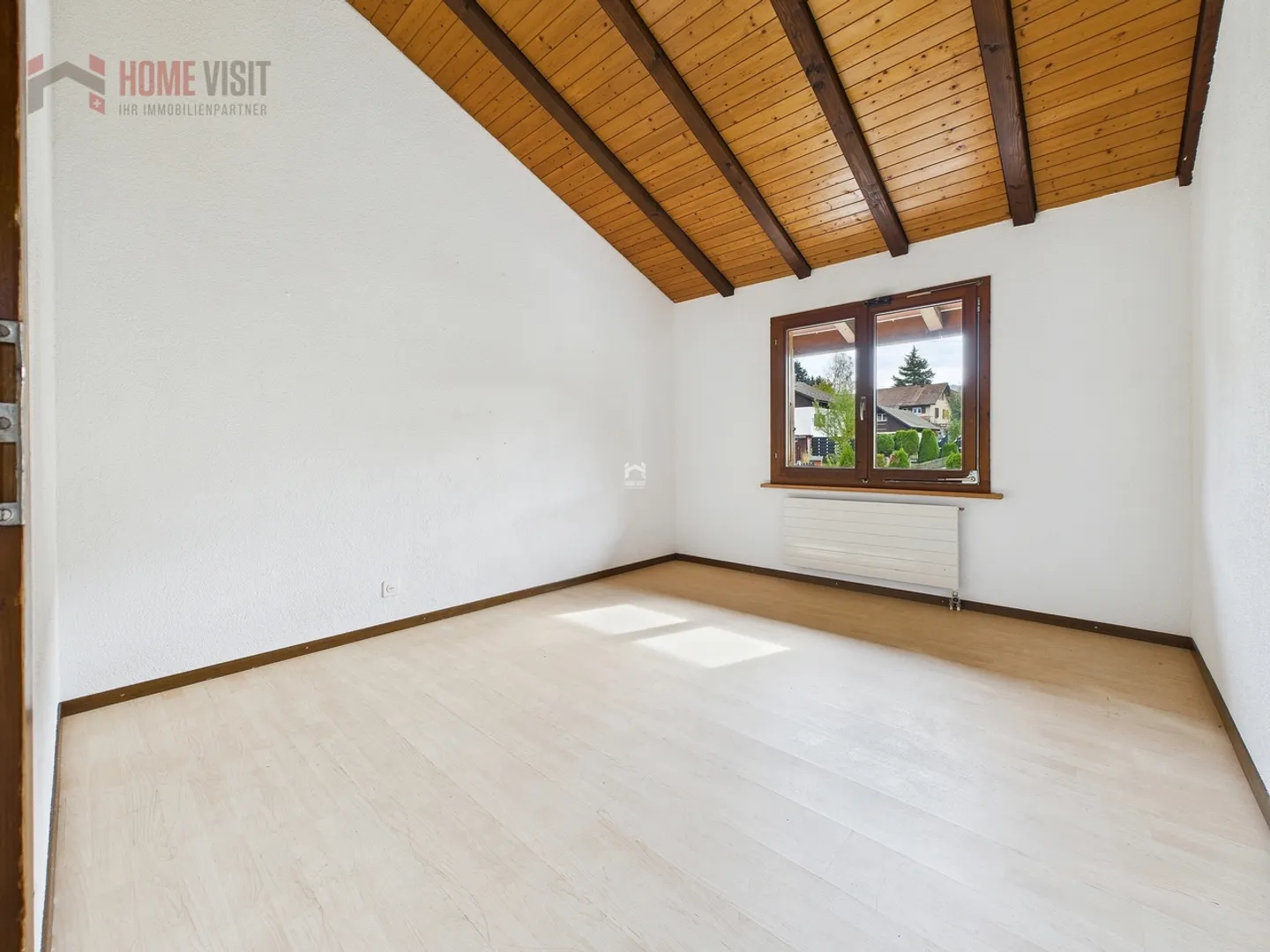 «Einfamilienhaus mit Herz–Gartenparadies & Ausbaupotenzial in Safenwil» - Foto 6 von 14