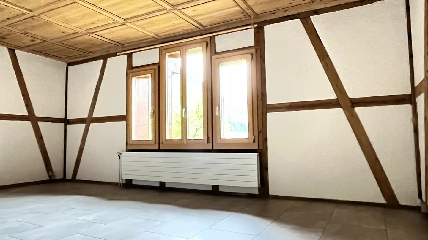 Charmante 3-Zimmer-Wohnung in Kandersteg – Renoviert und idyllisch gelegen - Foto 3 von 6