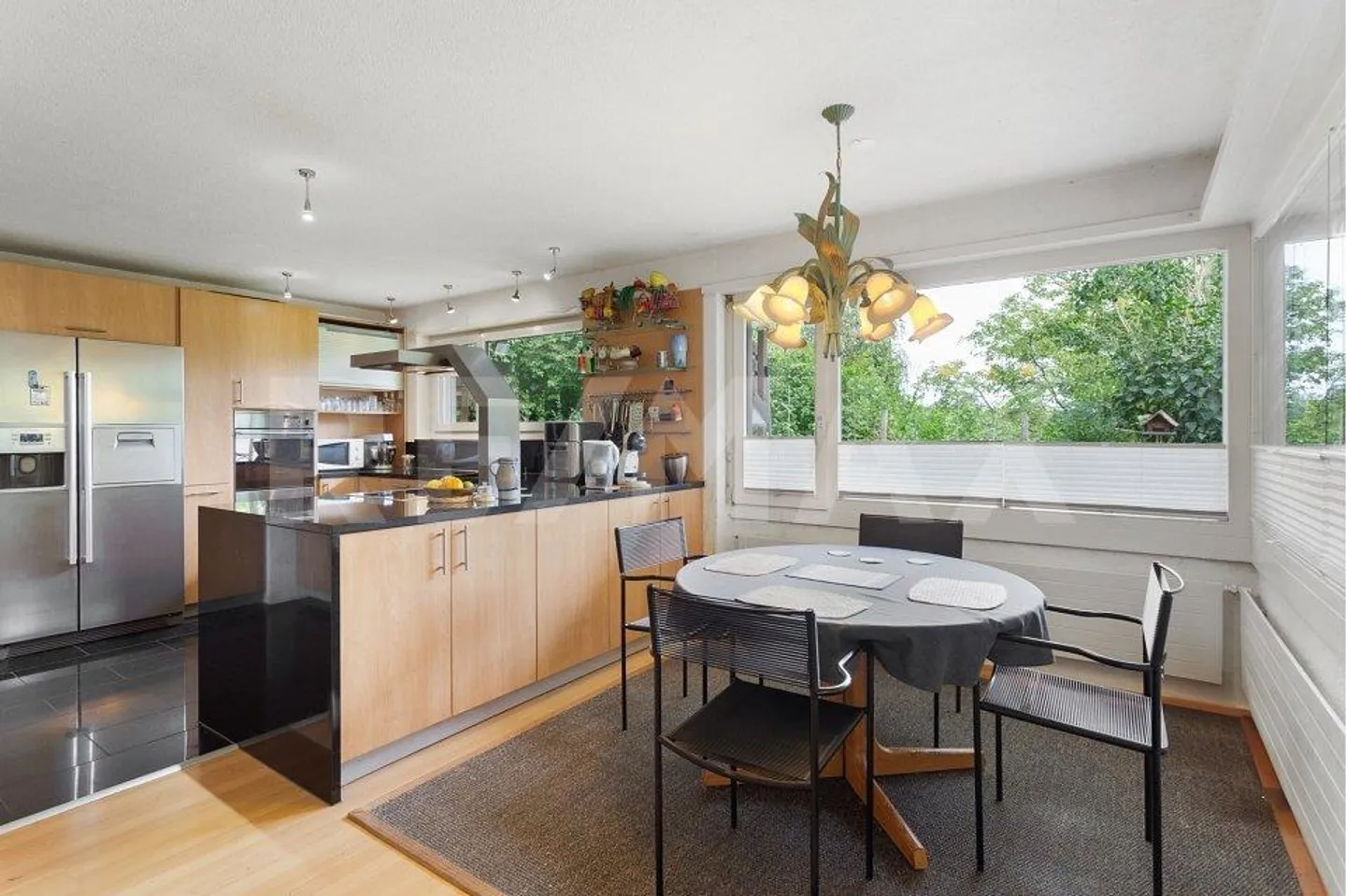 Maison individuelle de 7 pièces avec un appartement séparé dans un emplacement exclusif - Photo 3 sur 11