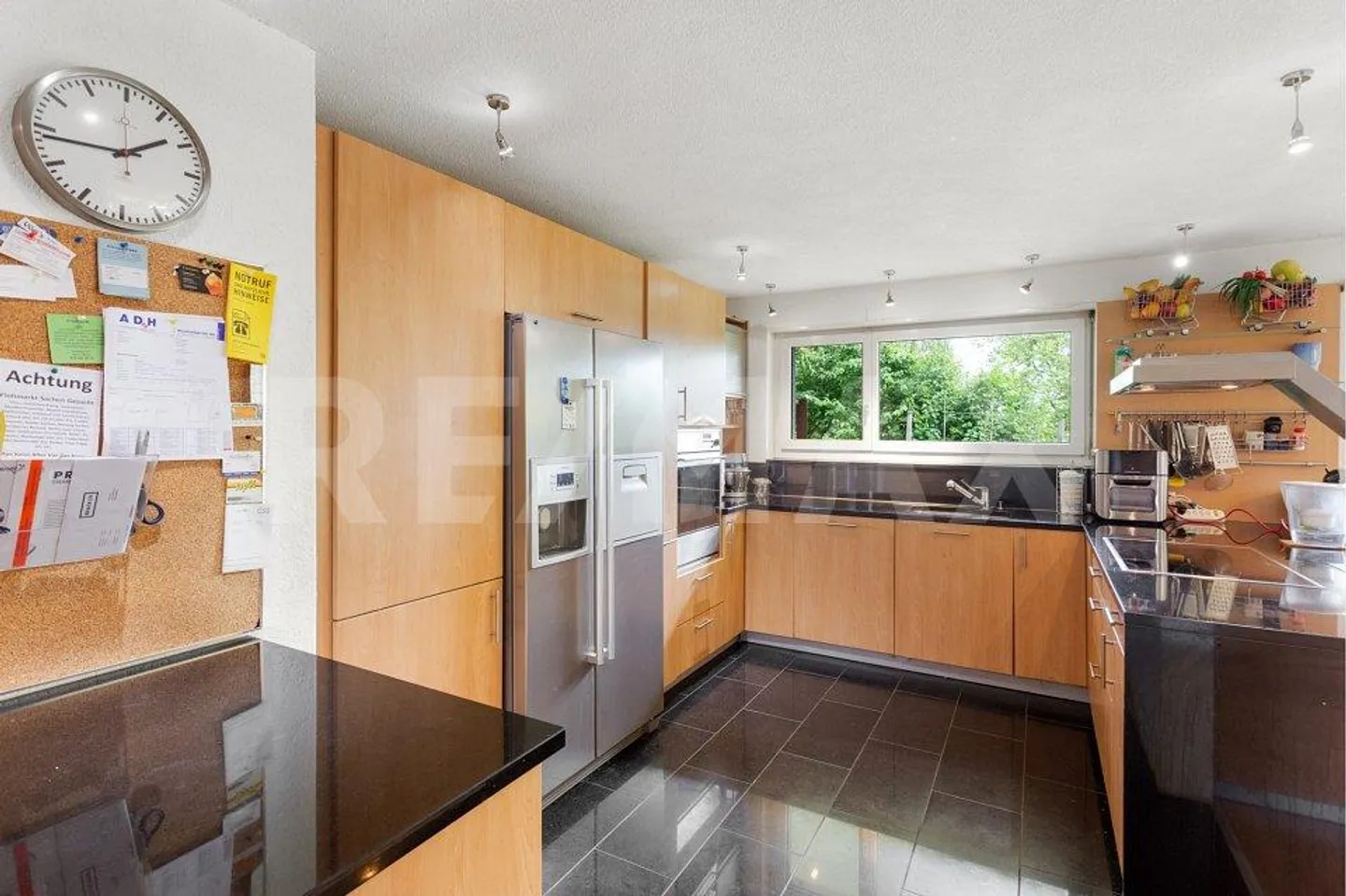 Maison individuelle de 7 pièces avec un appartement séparé dans un emplacement exclusif - Photo 4 sur 11