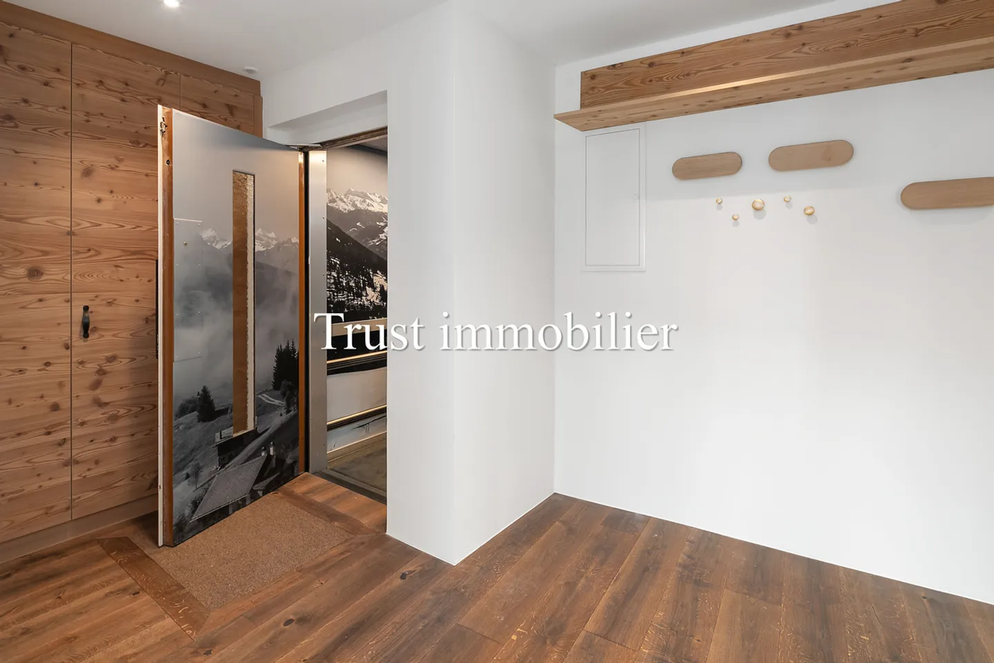 4000. Exceptional Penthouse in the Heart of Crans - Photo 8 of 20