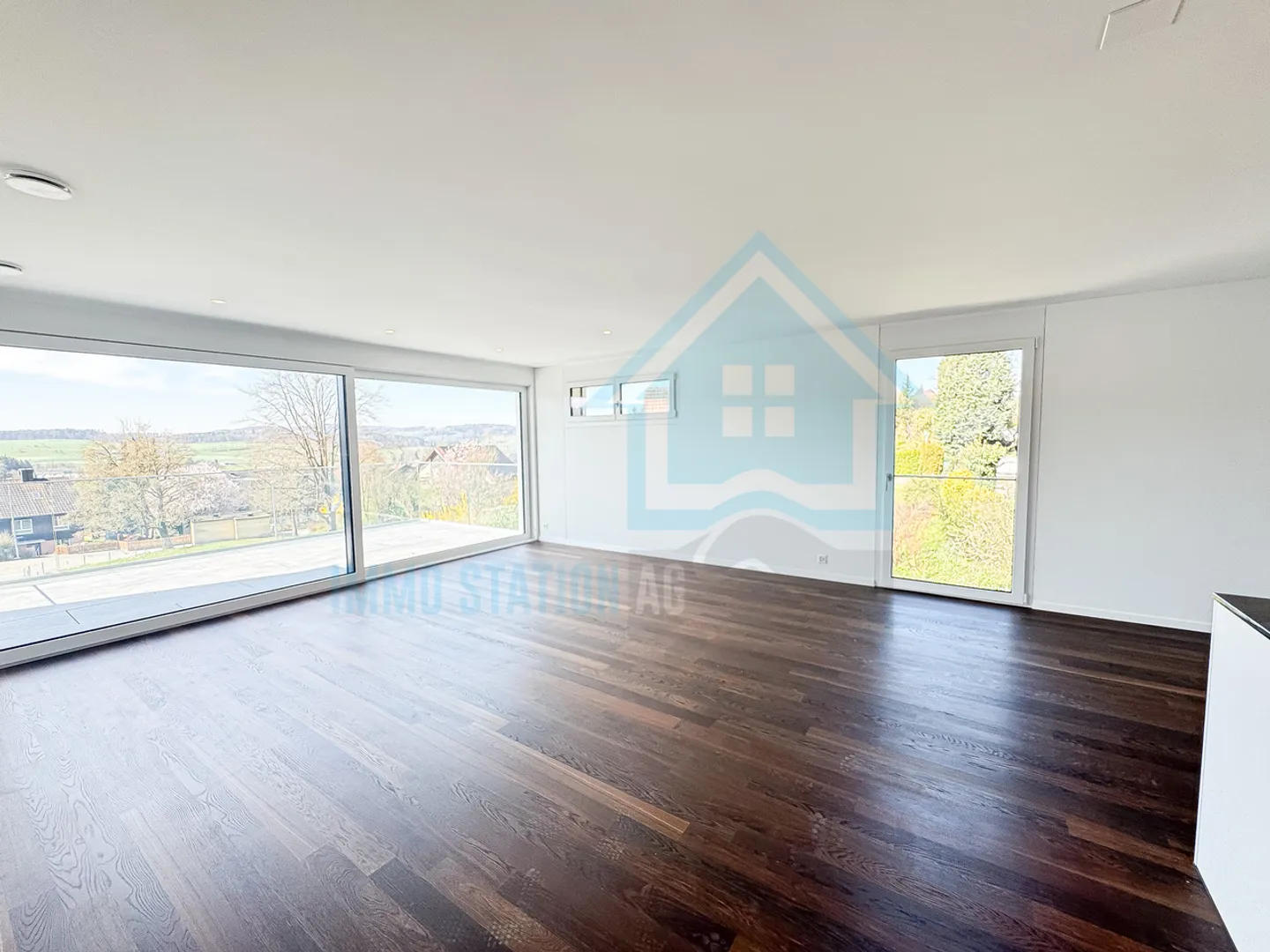 Exklusives 2.5-Zimmer-Penthouse im Attikageschoss - Erstbezug - Foto 3 von 23