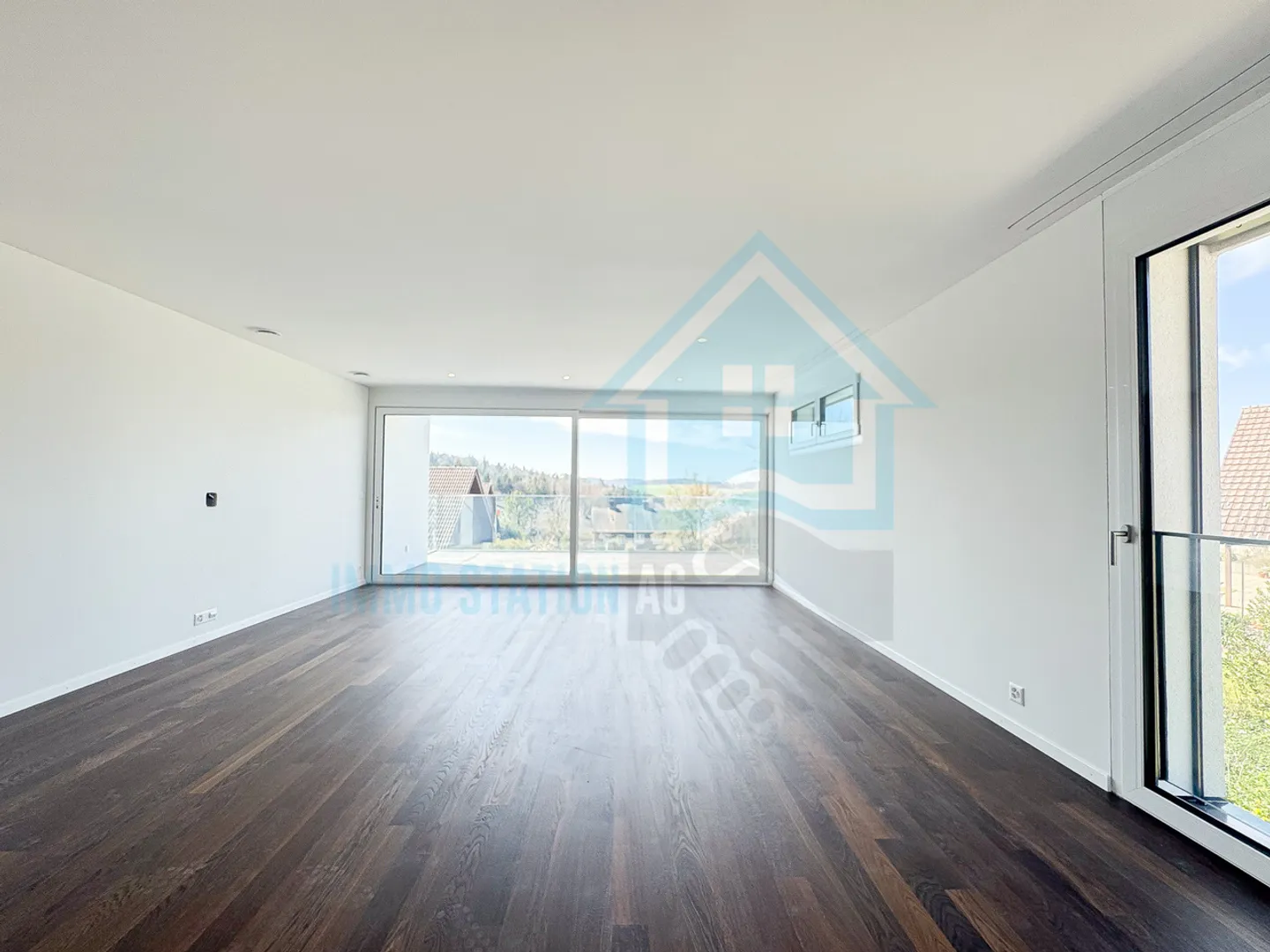 Exklusives 2.5-Zimmer-Penthouse im Attikageschoss - Erstbezug - Foto 2 von 23