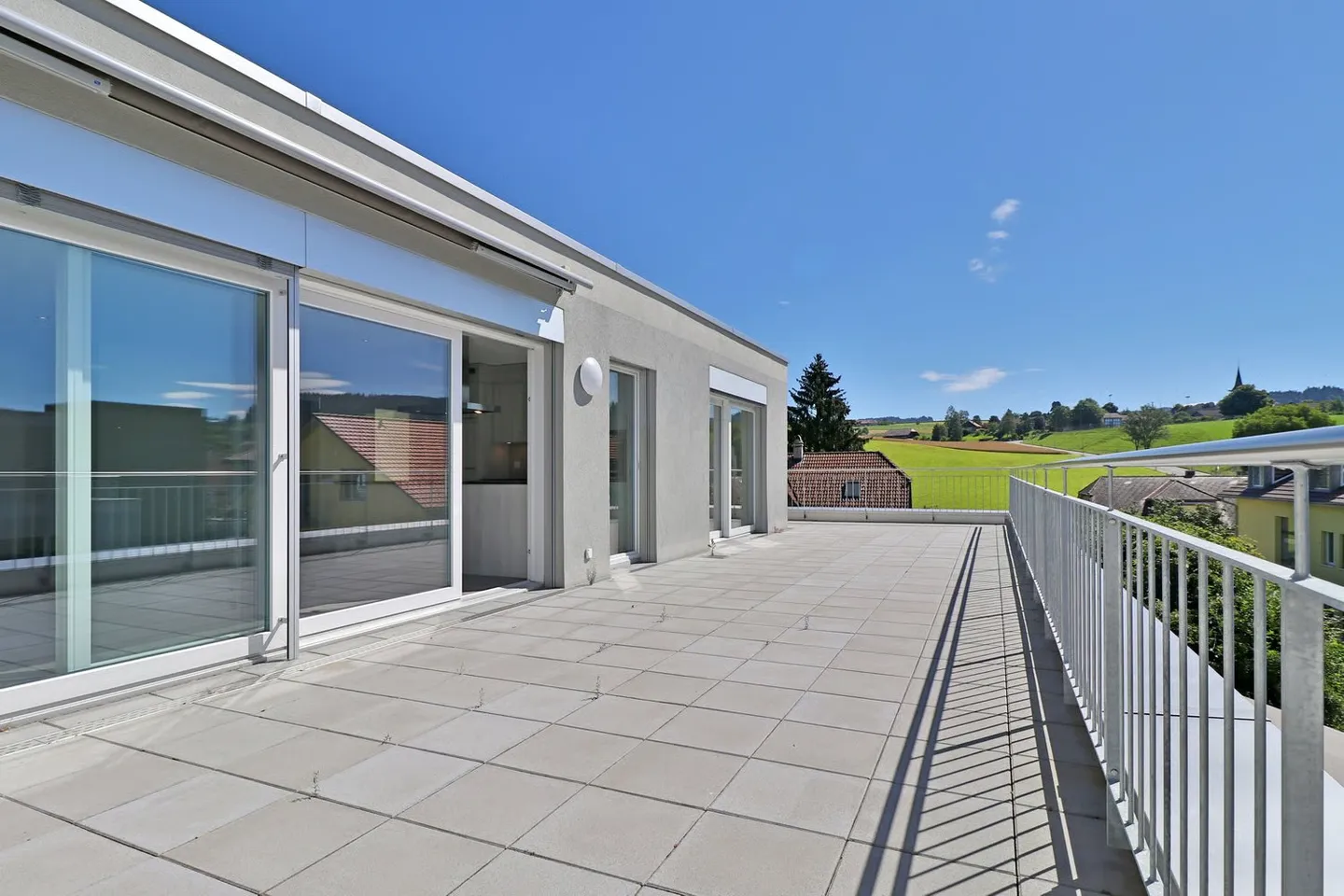 Appartements en attique modernes avec vue panoramique à Biglen - Photo 1 sur 11