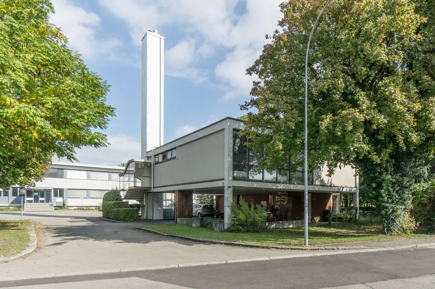 Spazio ufficio in un edificio di portineria vincolato - Foto 2 di 11