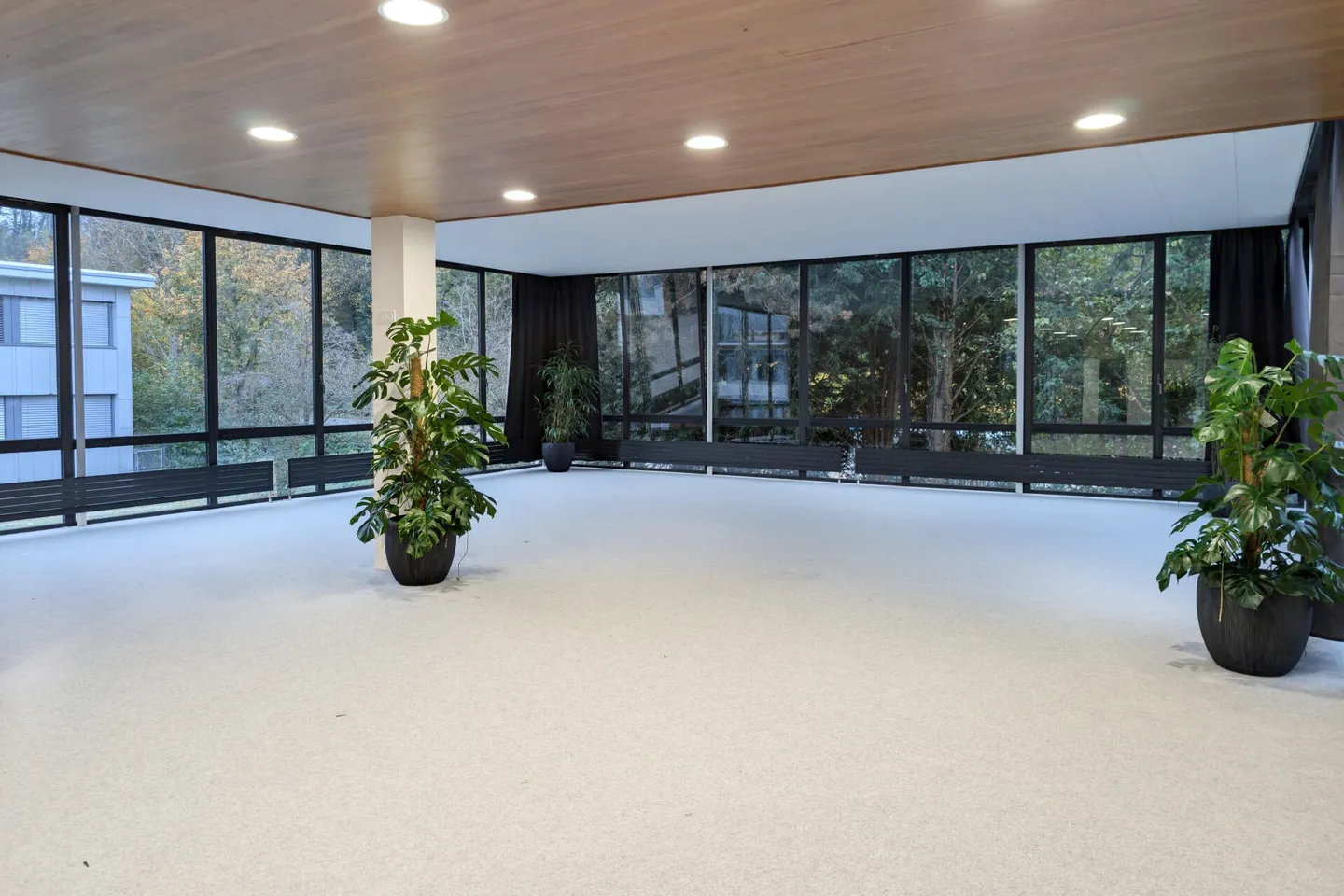 Spazio ufficio in un edificio di portineria vincolato - Foto 3 di 11