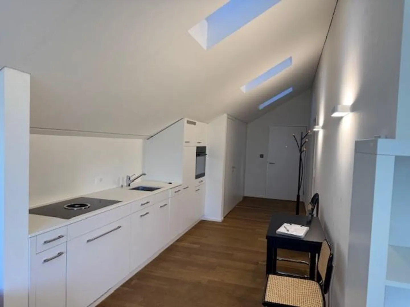 Charmante möblierte Dachwohnung - Foto 2 von 4