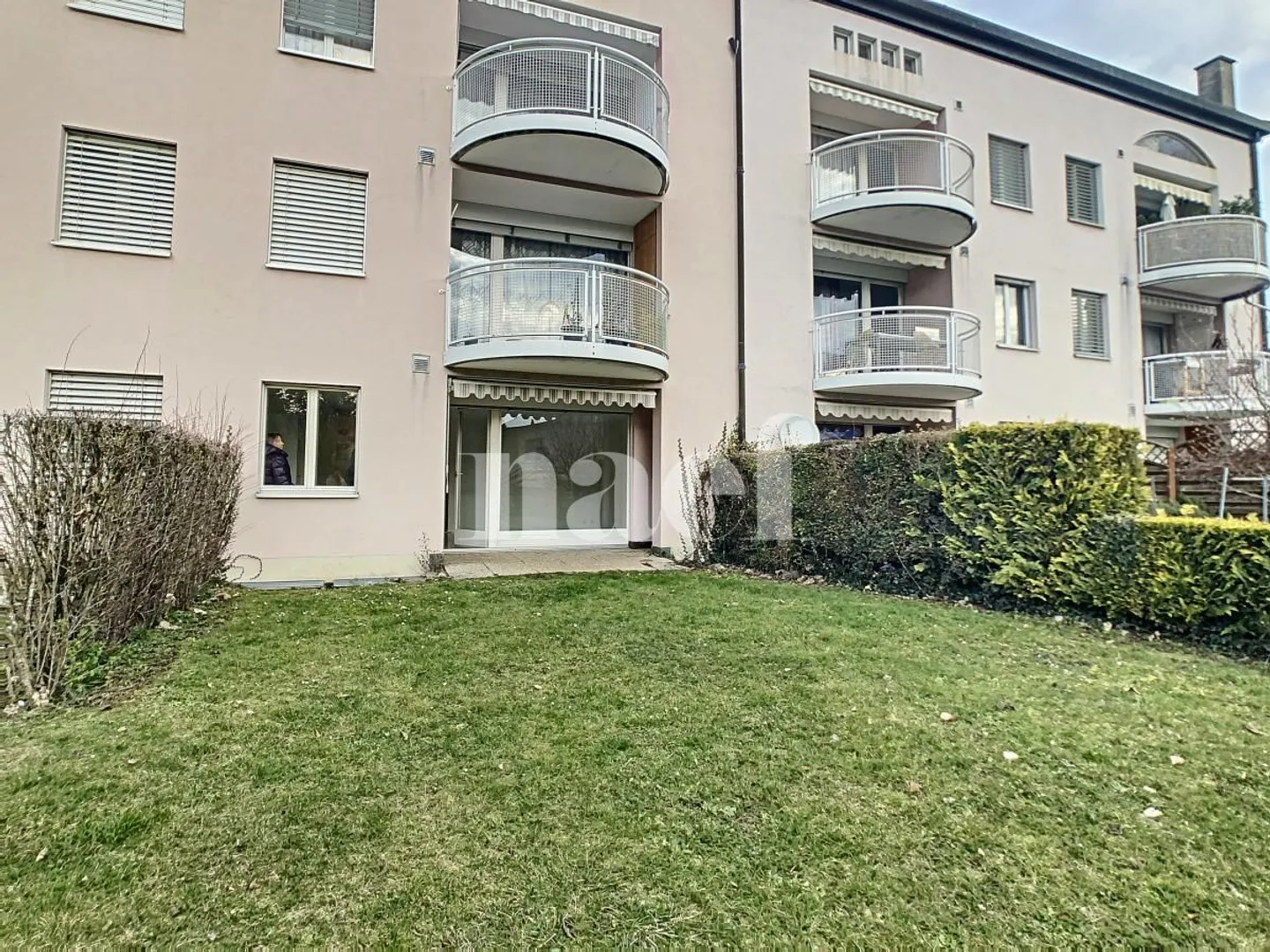 Appartement au Rez-de-Chaussée avec Jardin - Photo 3 sur 7