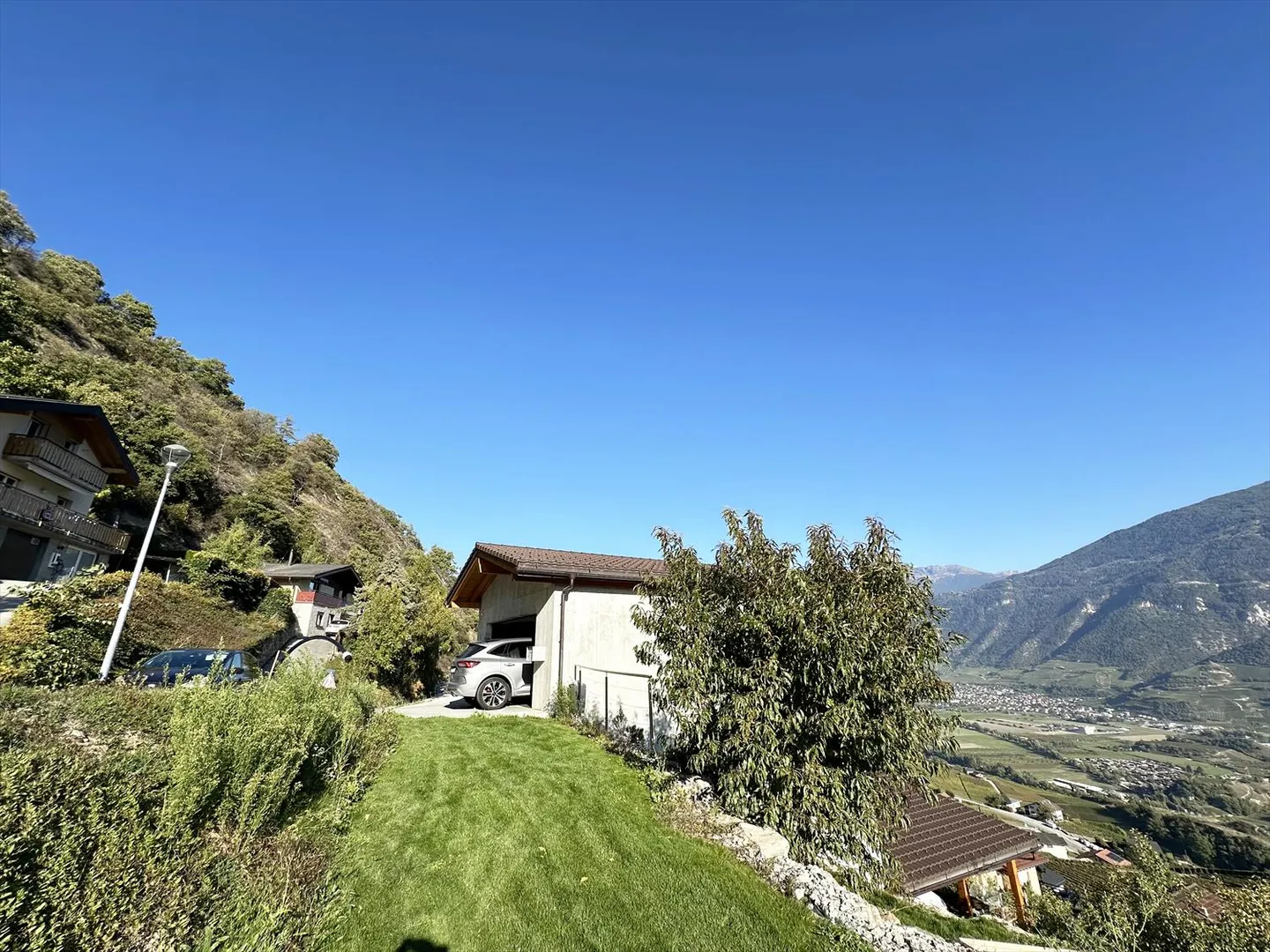 Flanthey – Charmantes Villa mit 3.5 Zimmern, Terrasse, Rasen und Doppelgarage - Foto 17 von 42