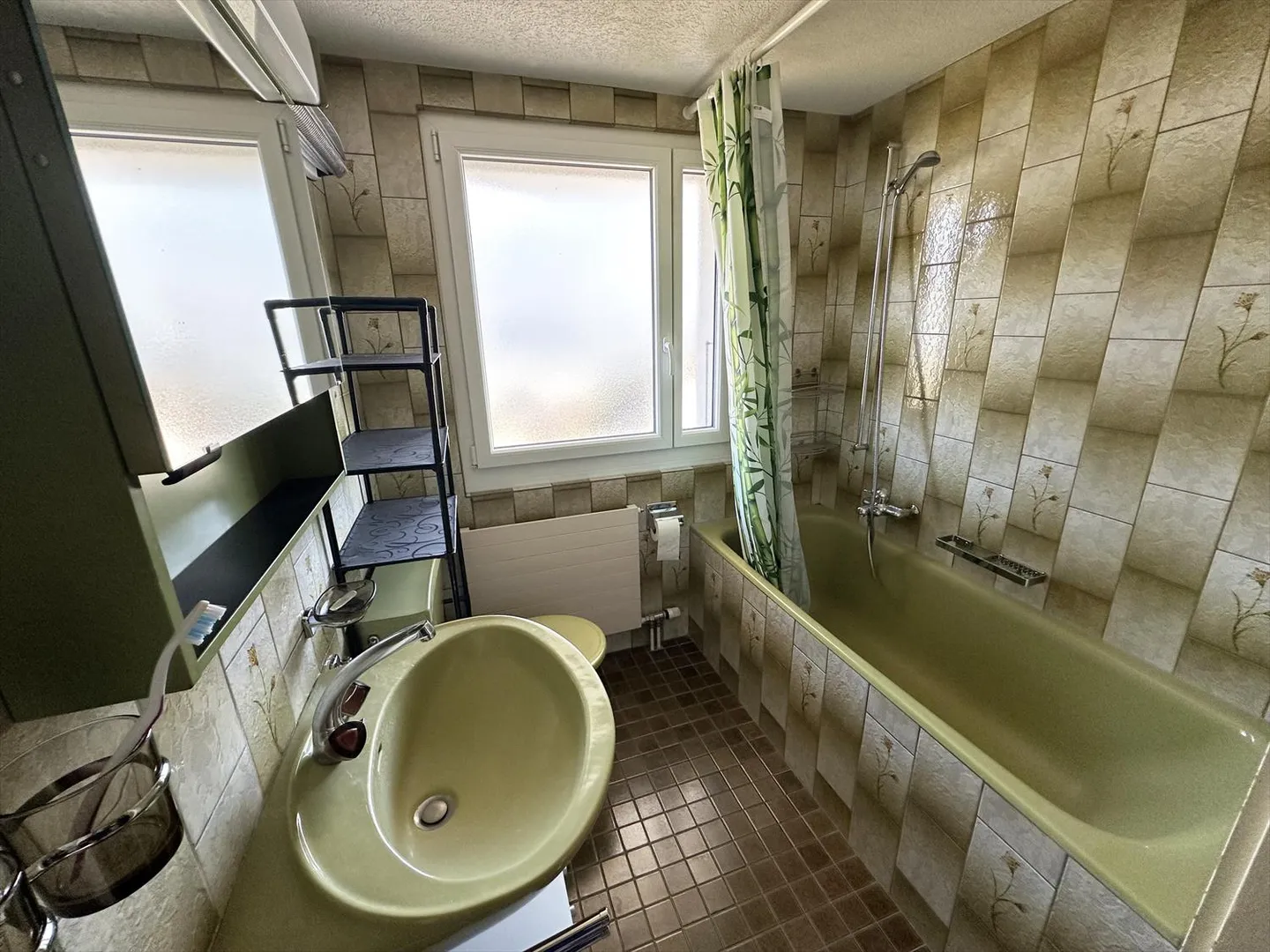 Flanthey – Charmantes Villa mit 3.5 Zimmern, Terrasse, Rasen und Doppelgarage - Foto 18 von 42