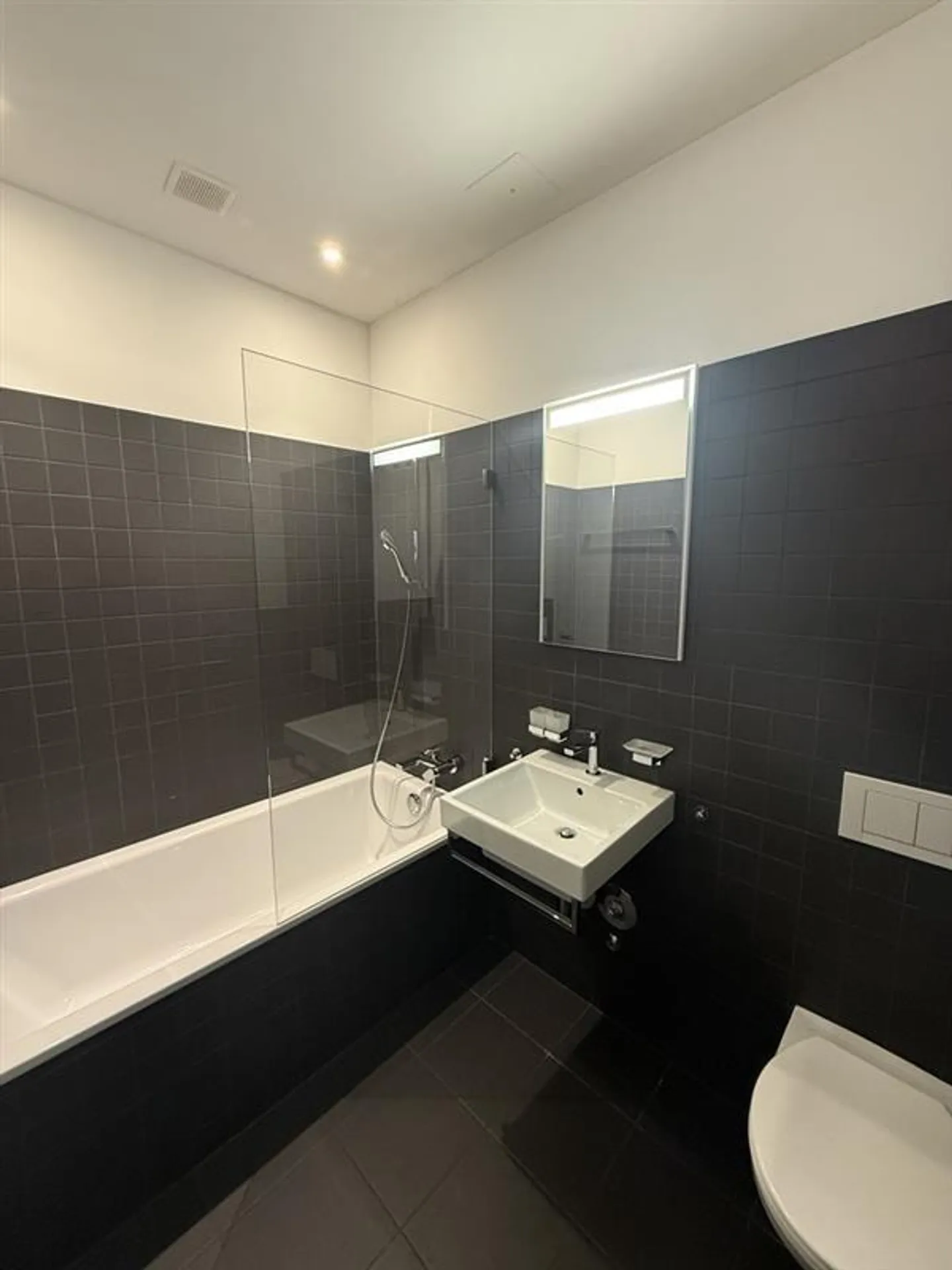 Modern Living, Green Life - 3.5-Room Apartment at Letzigraben - Photo 2 of 6