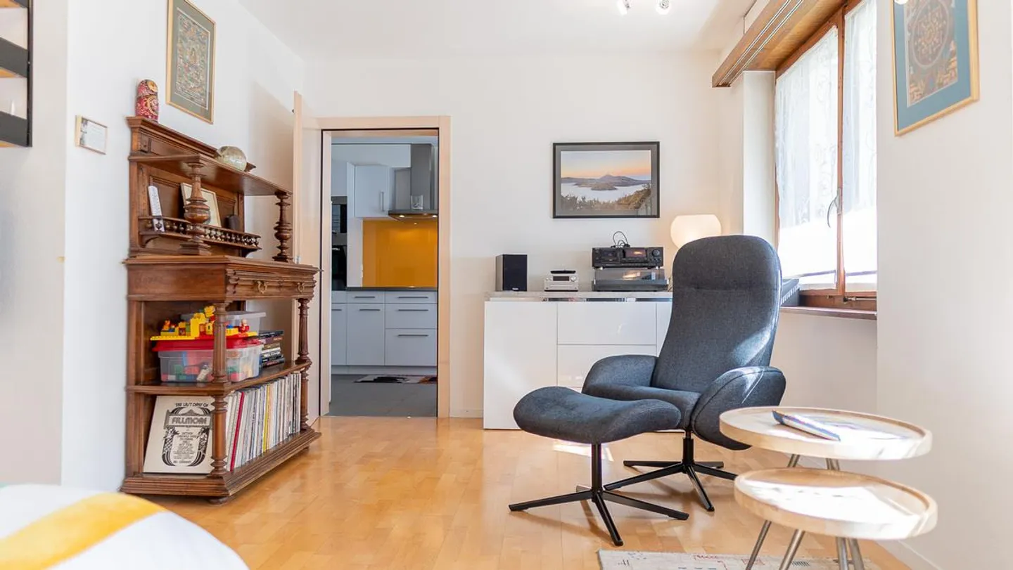 Office premises with one-room apartment in a preferred location in Brig - Photo 4 of 13