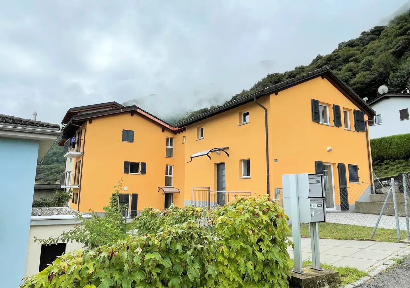 Geräumiges, komplett renoviertes Haus, nur 15 Minuten von Bellinzona entfernt - Photo 3 of 14