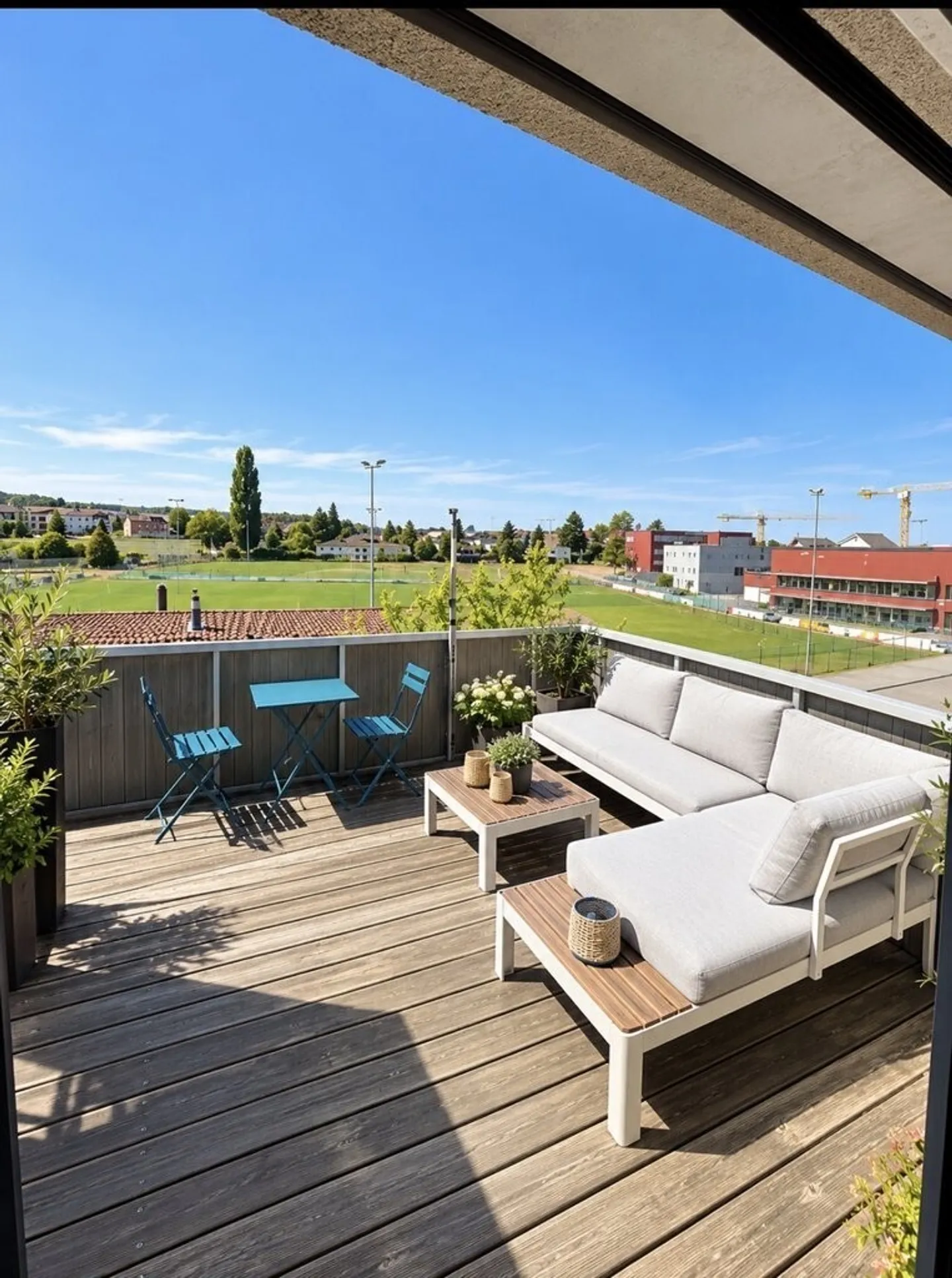 Vivre dans le vert - Appartement central de 3,5 pièces avec balcon - Photo 8 sur 12