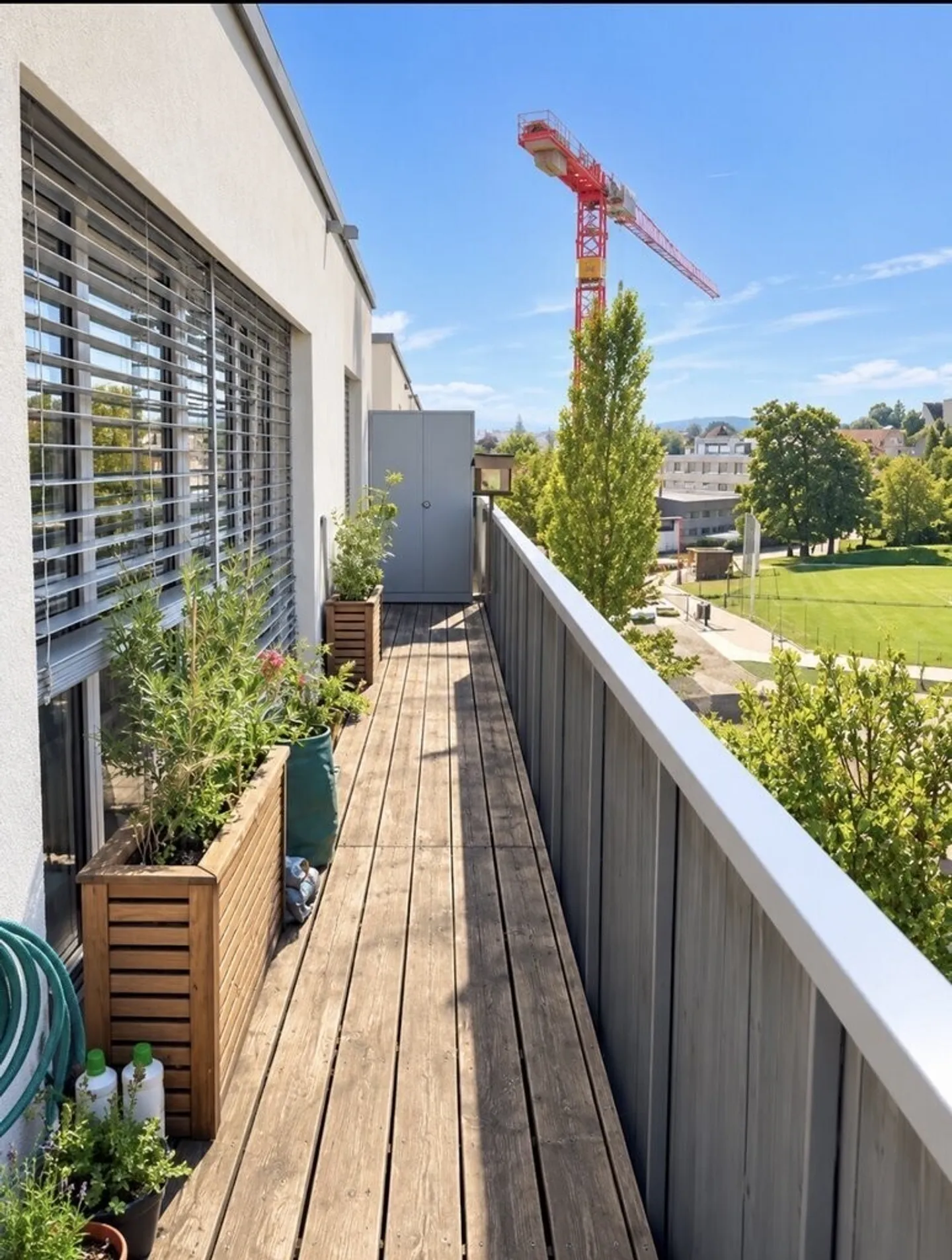 Vivre dans le vert - Appartement central de 3,5 pièces avec balcon - Photo 9 sur 12