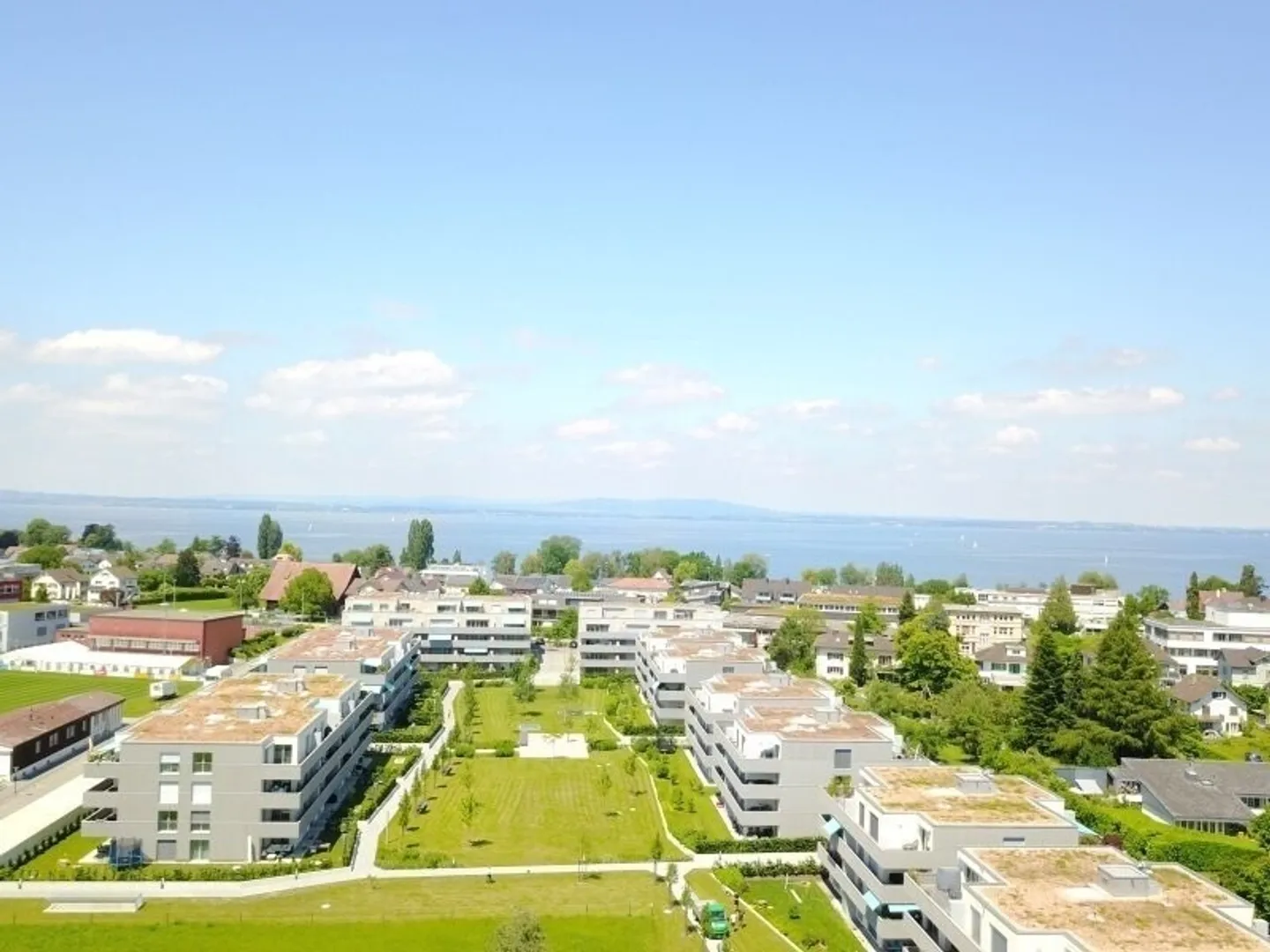 Vivre dans le vert - Appartement central de 3,5 pièces avec balcon - Photo 11 sur 12