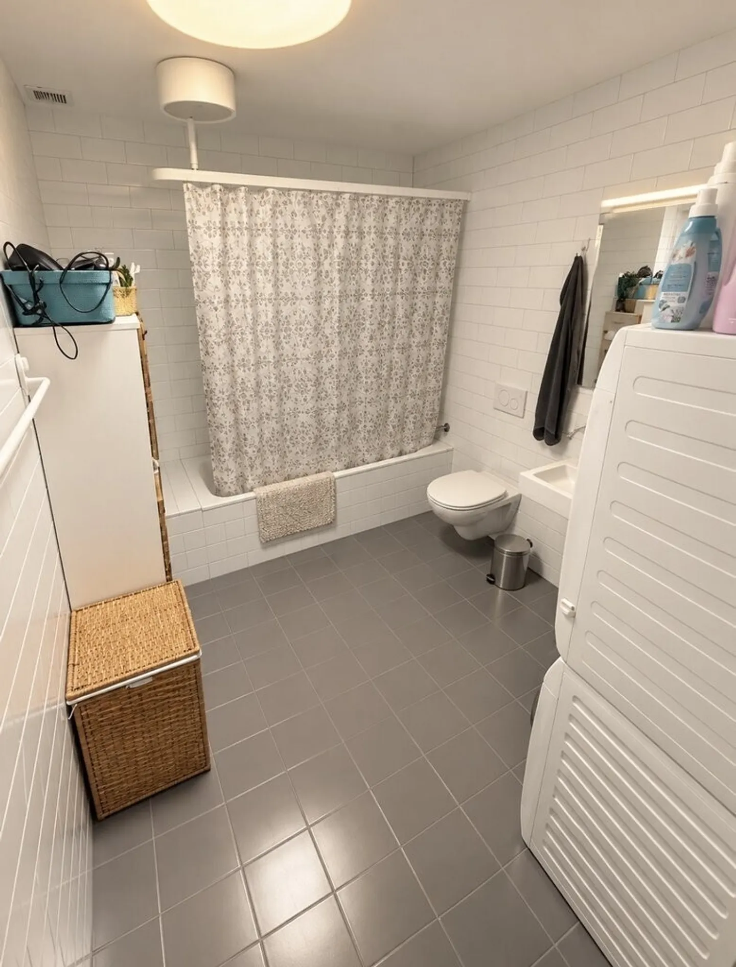 Vivre dans le vert - Appartement central de 3,5 pièces avec balcon - Photo 6 sur 12