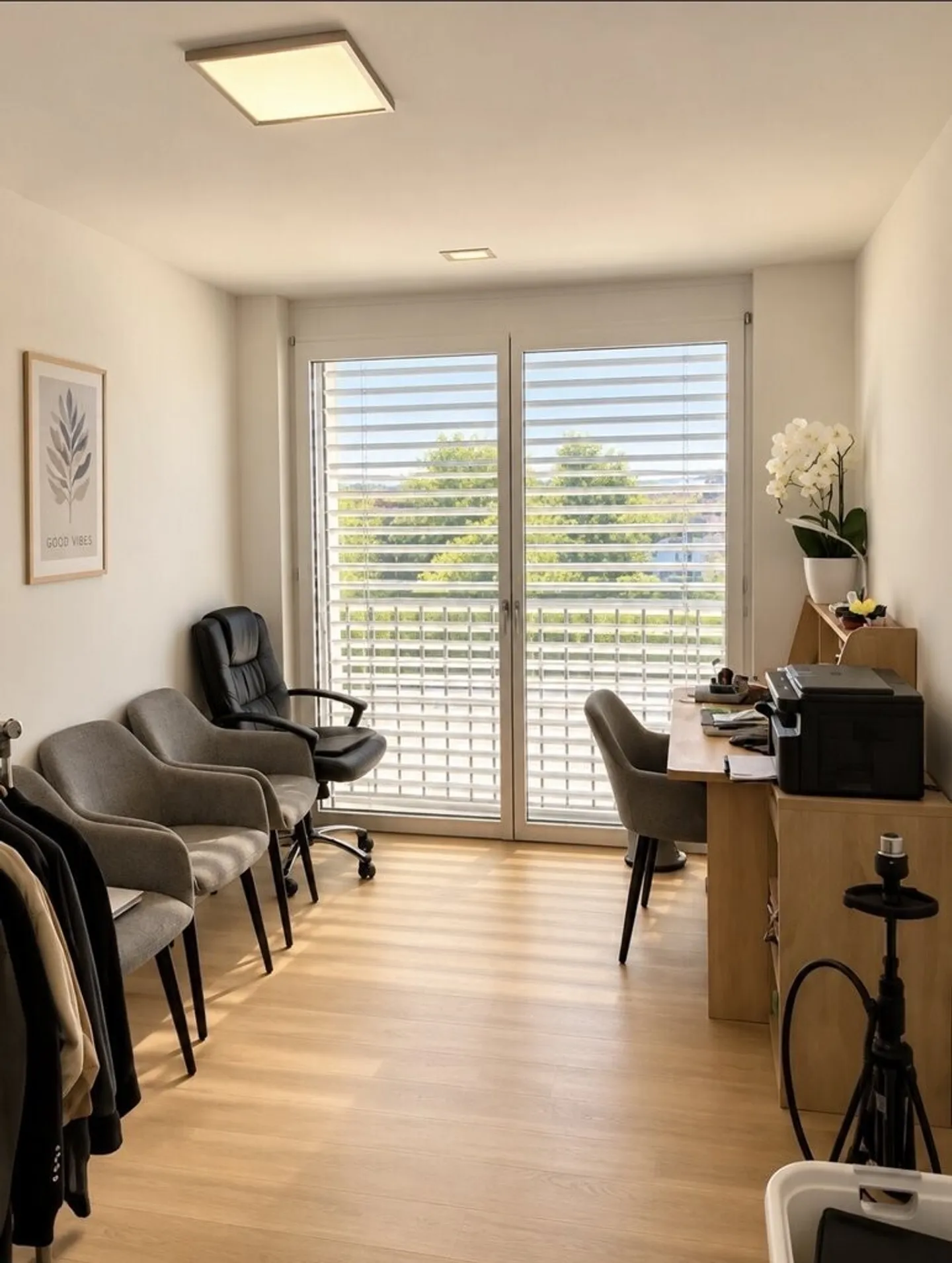 Vivre dans le vert - Appartement central de 3,5 pièces avec balcon - Photo 7 sur 12
