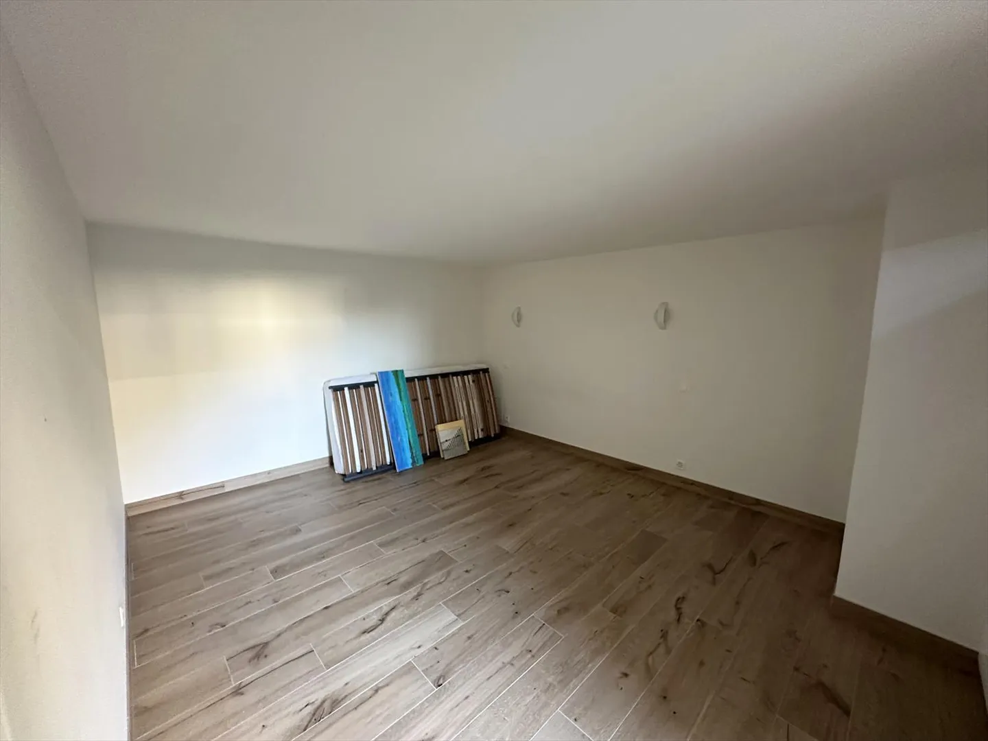 Flanthey – Charmantes Villa mit 3.5 Zimmern, Terrasse, Rasen und Doppelgarage - Foto 36 von 42