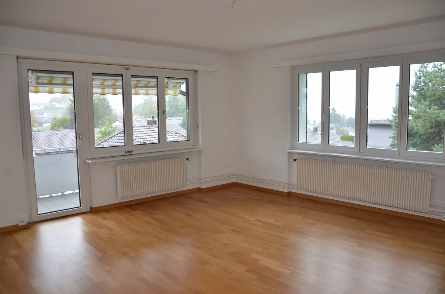 Spacious 3-room apartment with balcony - Photo 2 of 9