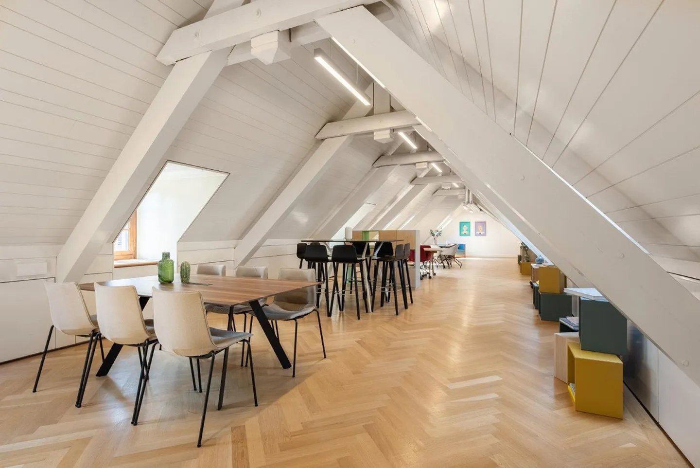 Private office for 4 at Signature Rhone - Photo 5 of 9