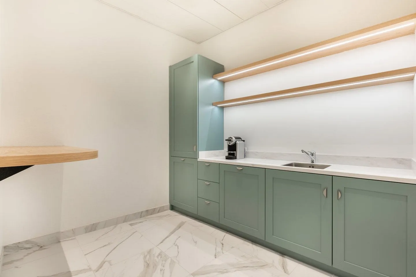 Private office for 4 at Signature Rhone - Photo 7 of 9