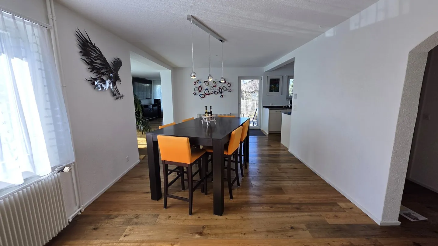 Charming Family Home with Garden - Photo 7 of 19