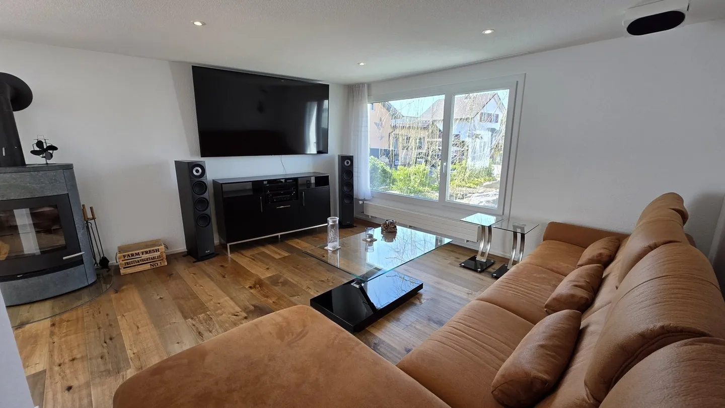 Charming Family Home with Garden - Photo 5 of 19