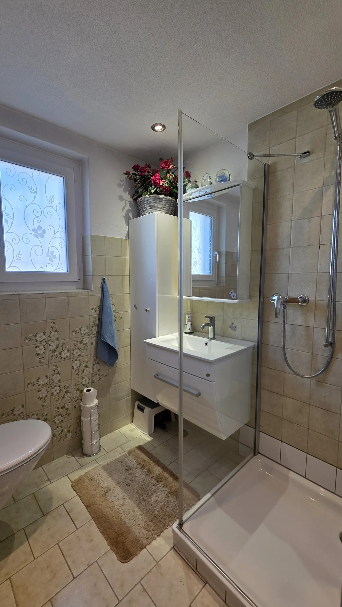 Charming Family Home with Garden - Photo 12 of 19