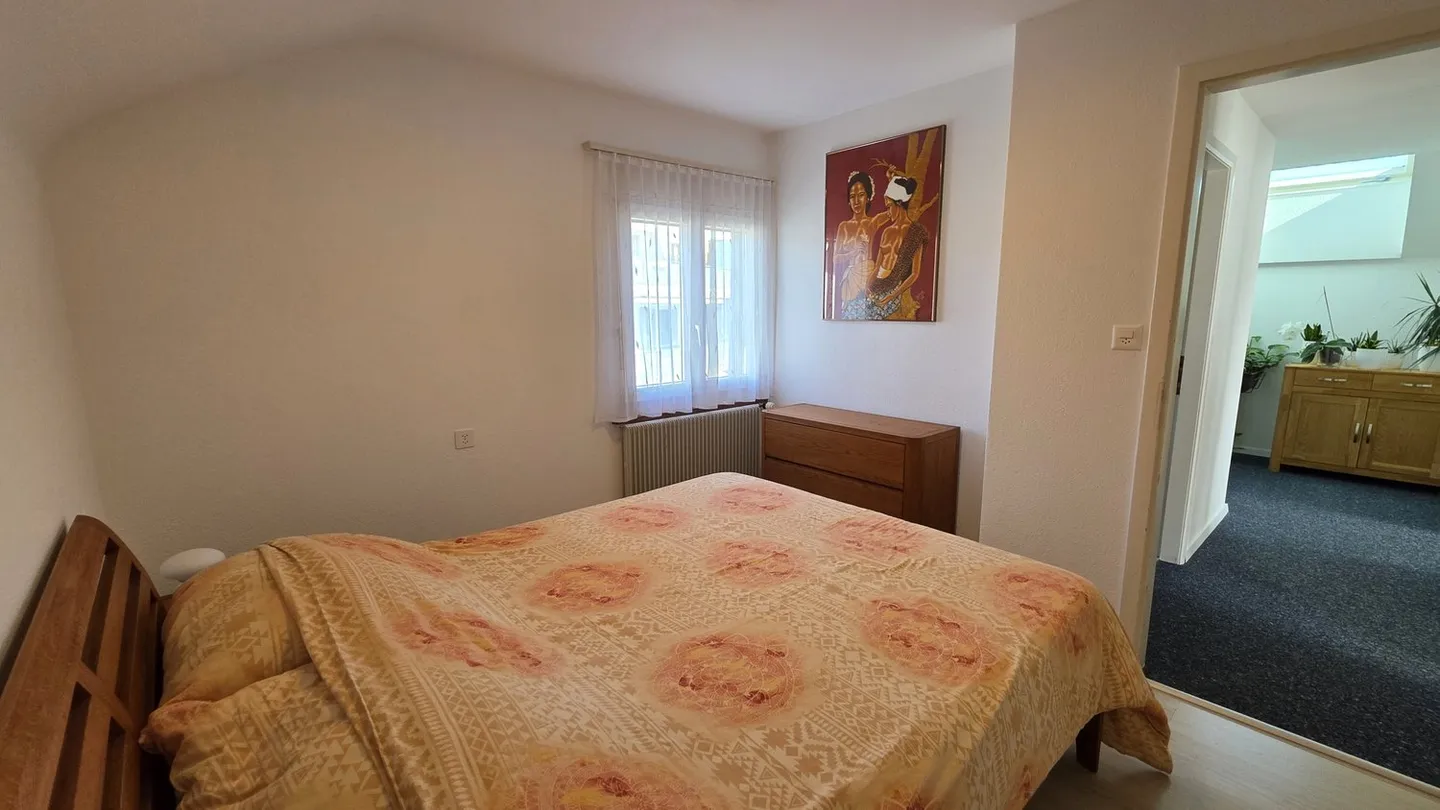 Charming Family Home with Garden - Photo 16 of 19