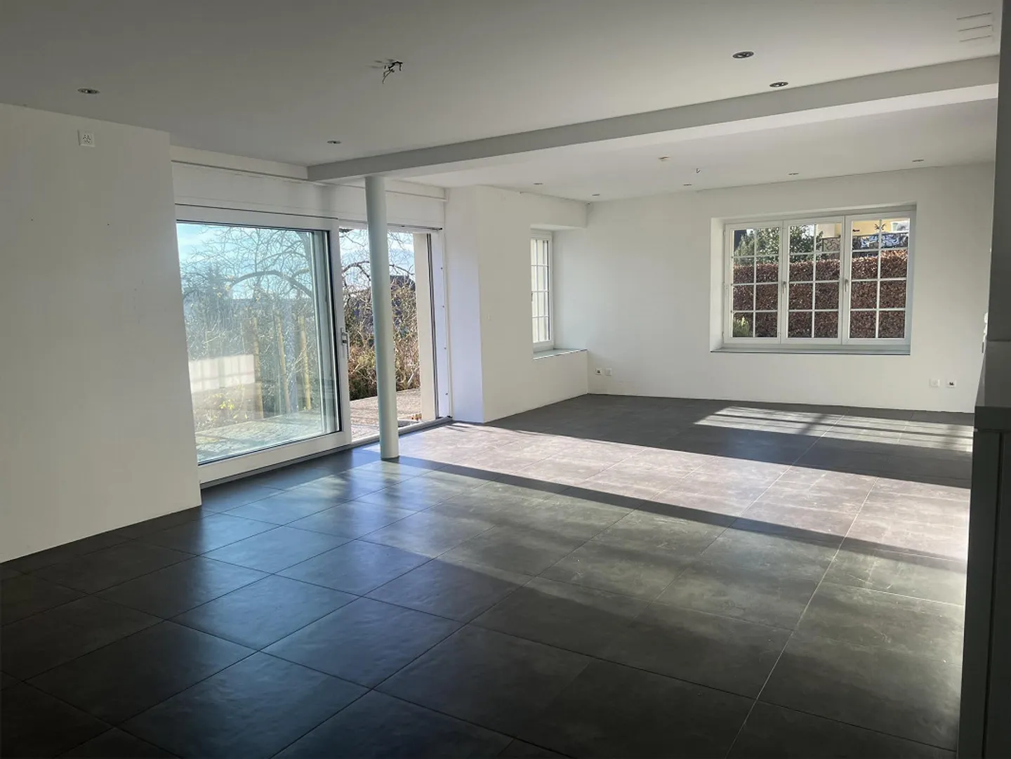 3.5-Room Garden Apartment in a Quiet Location in Zurich - Photo 6 of 9