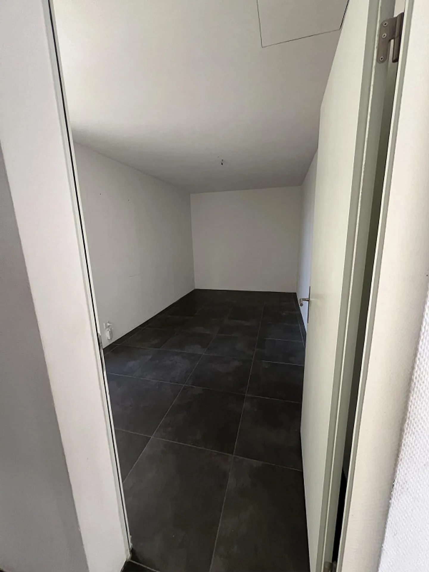 3.5-Room Garden Apartment in a Quiet Location in Zurich - Photo 9 of 9