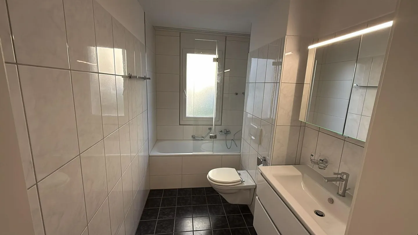 Parterrewohnung mit grossem Sitzplatz an ruhiger Lage - Foto 4 von 7