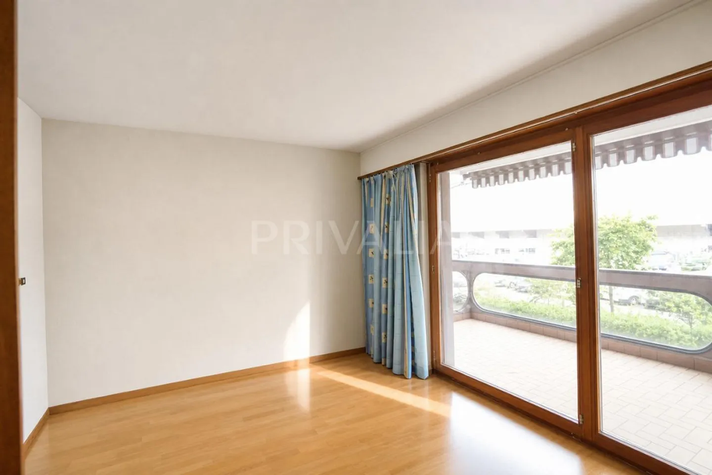 En exclusivité : Charmant 2½ pièces avec balcons et vue sur le lac - Photo 6 of 7