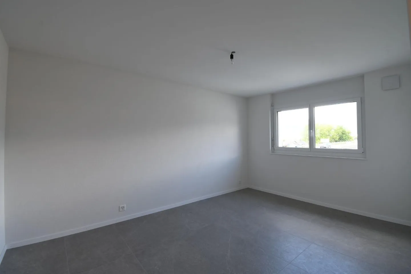 Bright 4.5 Room Apartment - Photo 5 of 11
