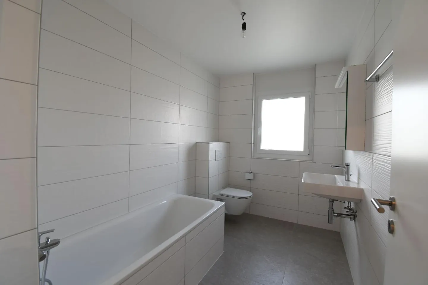 Bright 4.5 Room Apartment - Photo 8 of 11