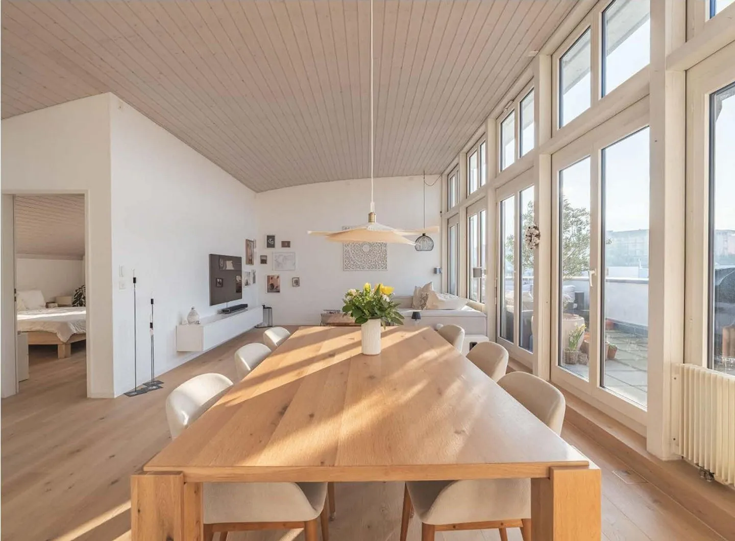 Quiet, bright penthouse apartment with great views including 2 parking spaces - Photo 1 of 11