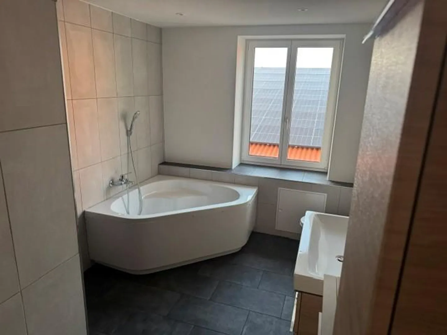 Spacious 5.5-room apartment in the green - Photo 10 of 13