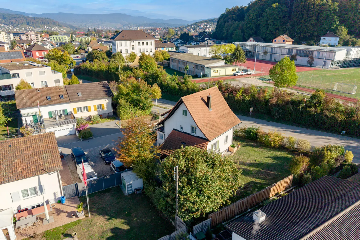 Charmantes Freistehendes Einfamilienhaus - Foto 2 von 9