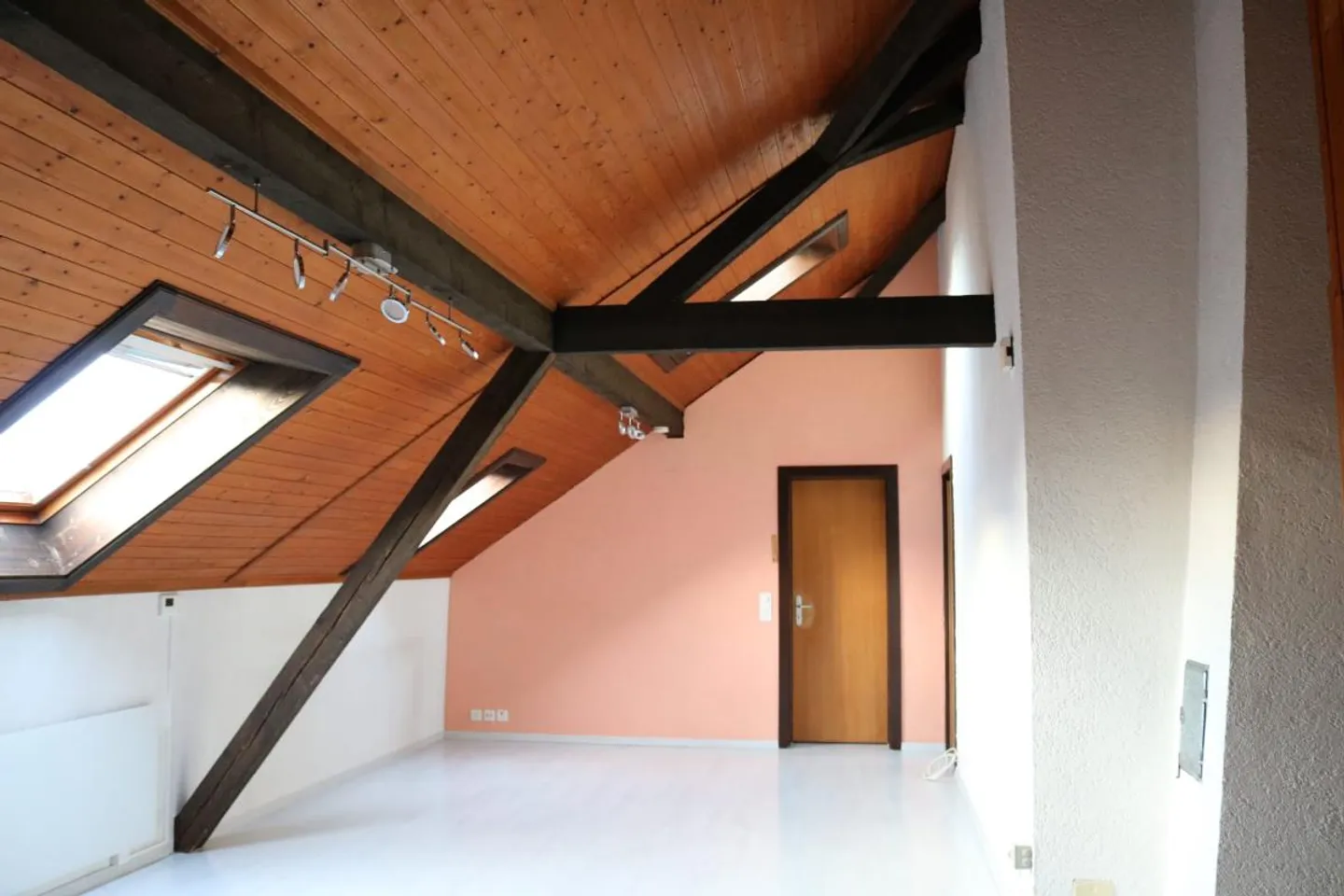 Appartamento attico affascinante di 6 1/5 stanze in affitto - Foto 1 di 5