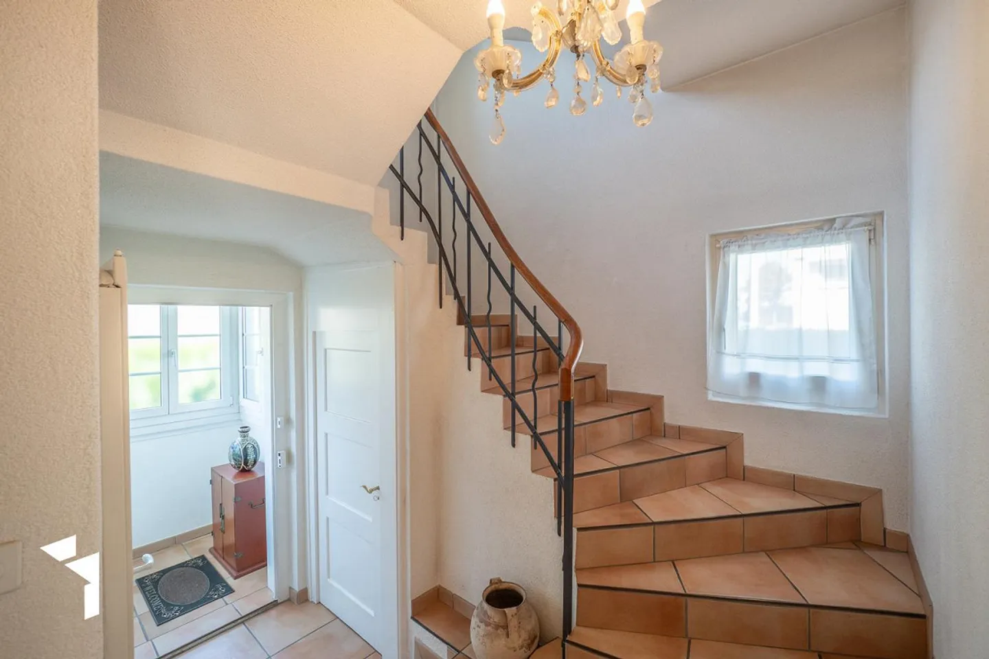 Fehr Immobilien - Top gepflegtes 5.5-Zimmer-EFH an zentraler Lage - Foto 5 von 14