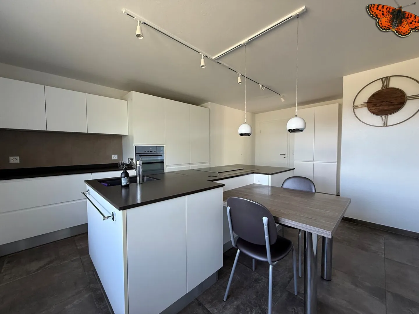 Appartement Charmant avec Jardin - Photo 4 sur 8