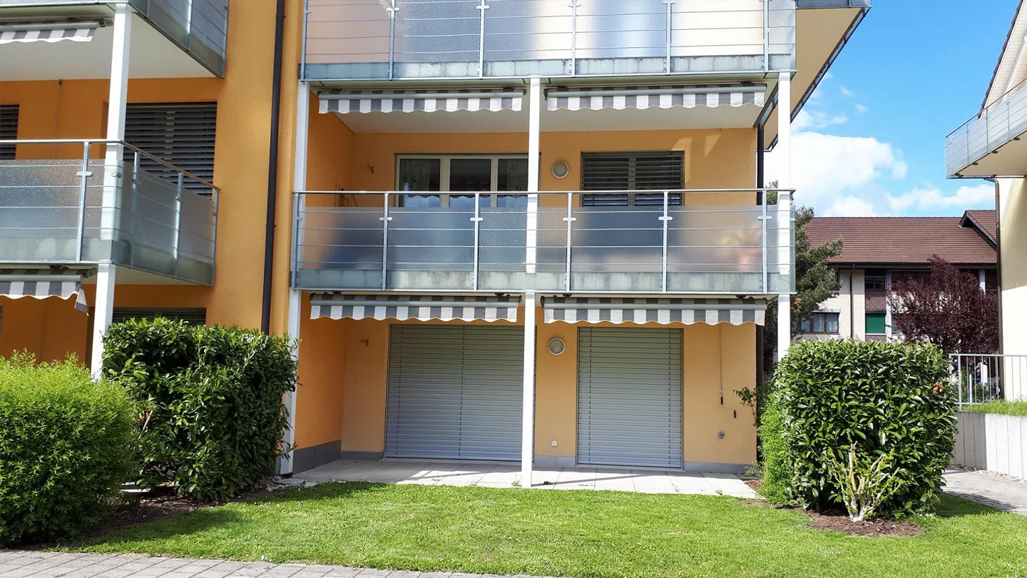 Garden apartment with additional basement room! - Photo 2 of 7