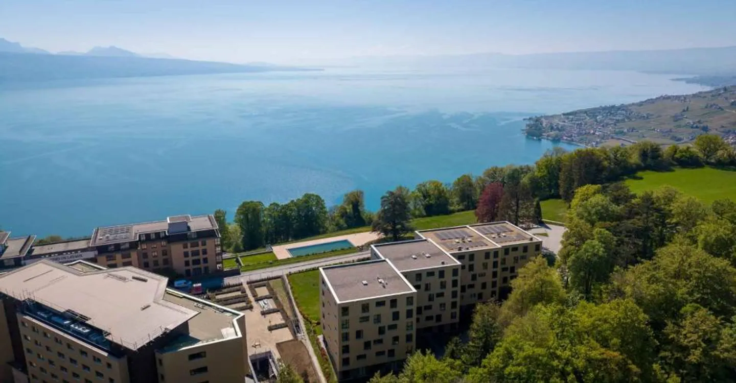 Luxury Attique Apartment with Lake View - Photo 11 of 12