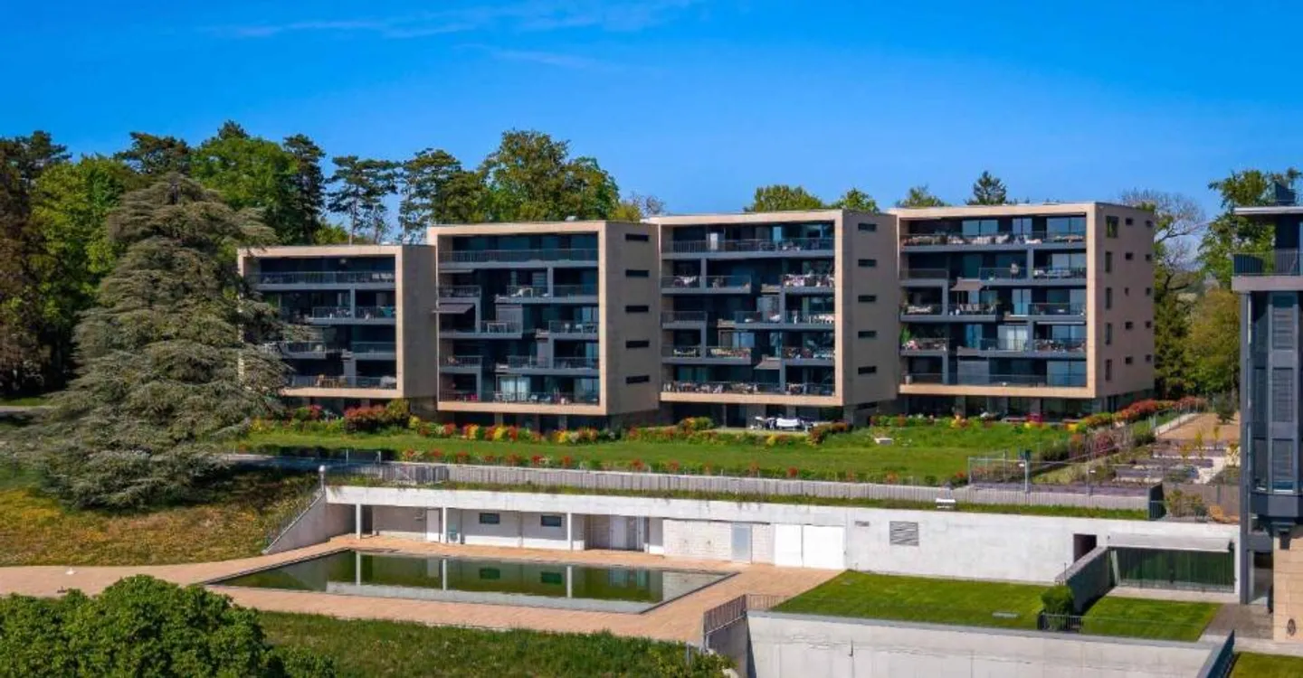 Luxury Attique Apartment with Lake View - Photo 12 of 12