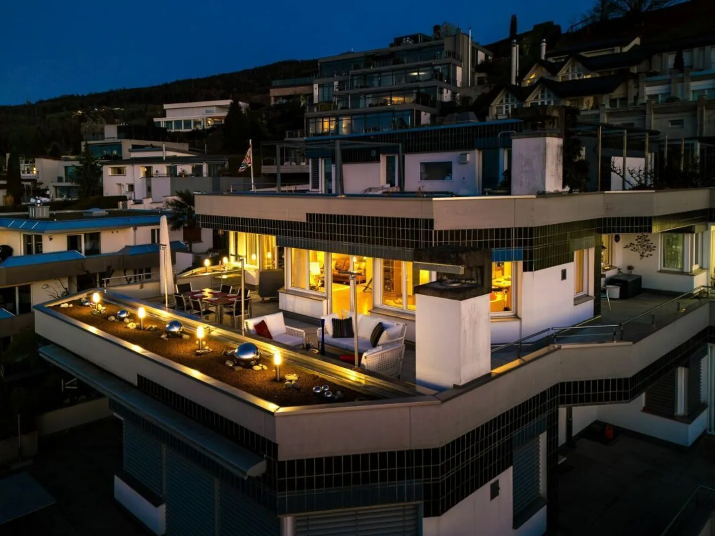 Résidence de terrasse 4,5 pièces avec vue à 180° sur le lac de Constance - Vivre spacieux dans un emplacement privilégié en pente - Photo 1 sur 15