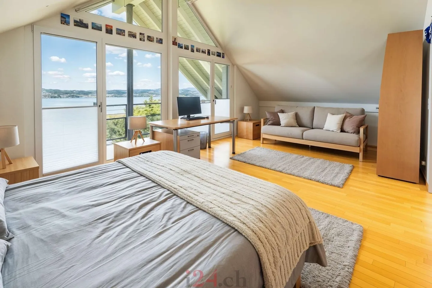 Viel Platz, viel Aussicht ? Grosszügiges Einfamilienhaus über dem Zürichsee - Foto 3 von 12